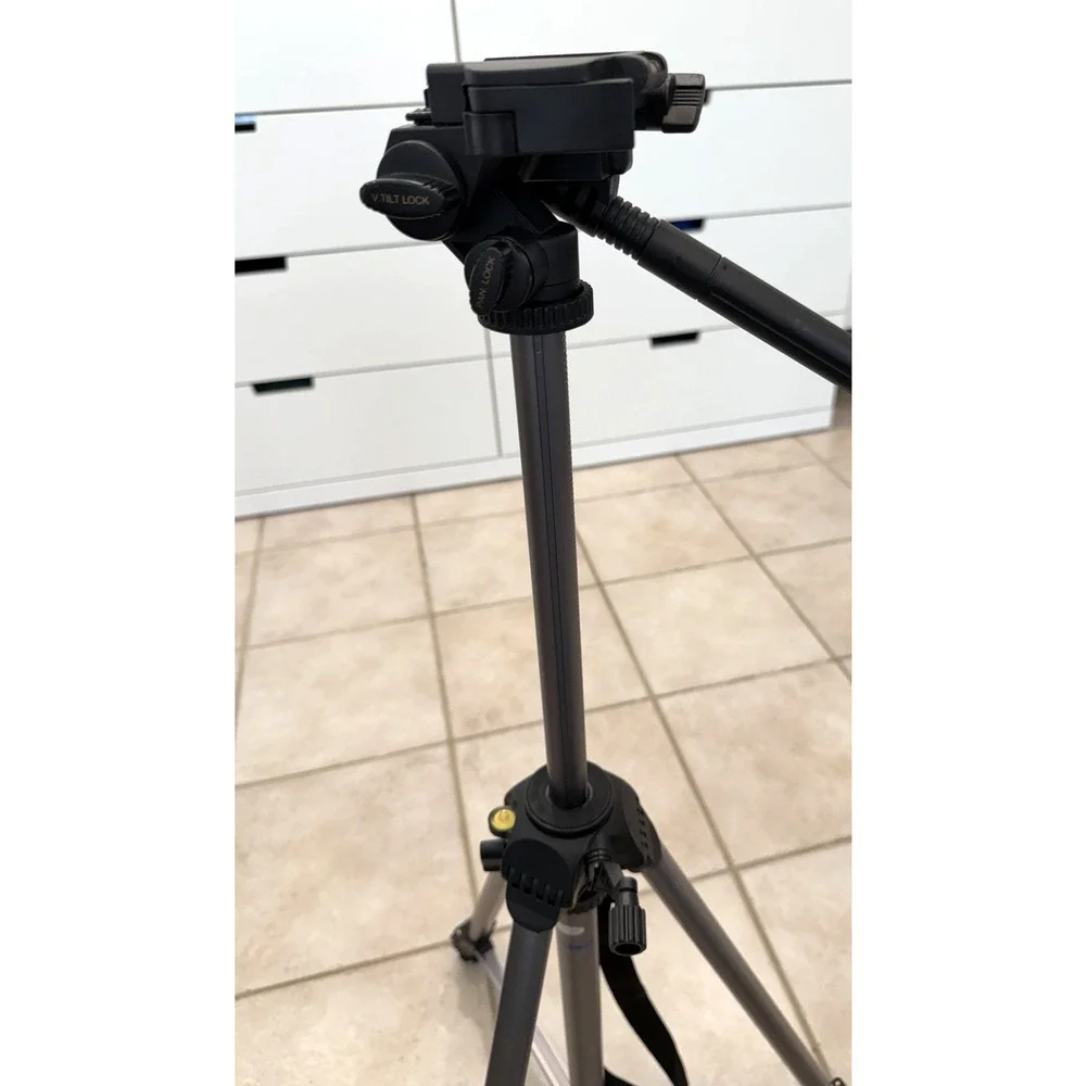 Promaster 6200 Photo/Video Tripod (PR03264) - Very nice condition